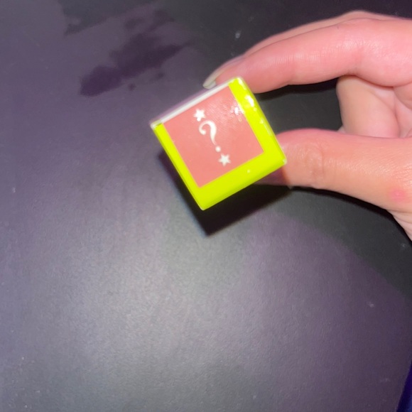 Jeffree Star Cosmetics liquid lip in the shade MYSTERY (?) 💚💛💖 - Picture 3 of 6